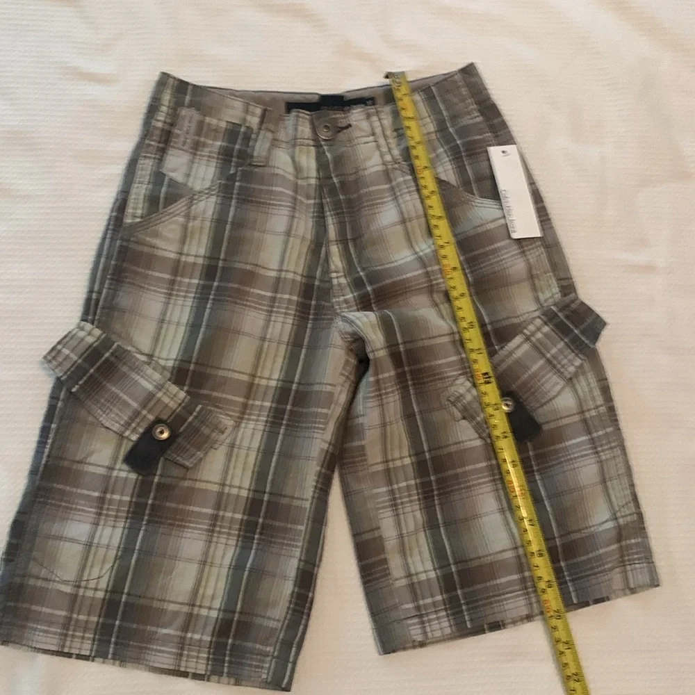 Calvin Klein Boys Plaid Cargo Shorts  size 10 - Picture 9 of 10
